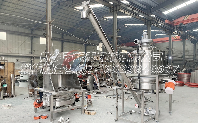抗菌肽人工小袋無塵投料站直排篩：完美輸送除雜篩分，潔凈生產(chǎn)